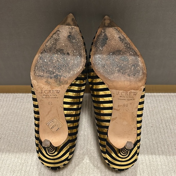 J. Crew Black and Gold Stripe Leather Pump
Size 6.5 - Picture 6 of 7